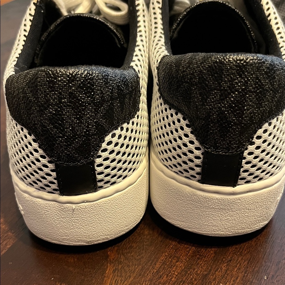 Michael Kors White and Black Men's used good condition - Picture 9 of 13